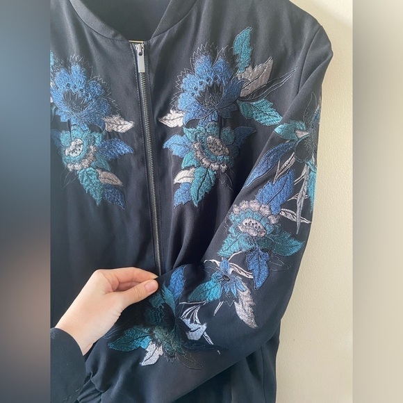 Simons CONTEMPORAINE Black Embroidered bomber jacket size small. - Picture 5 of 17